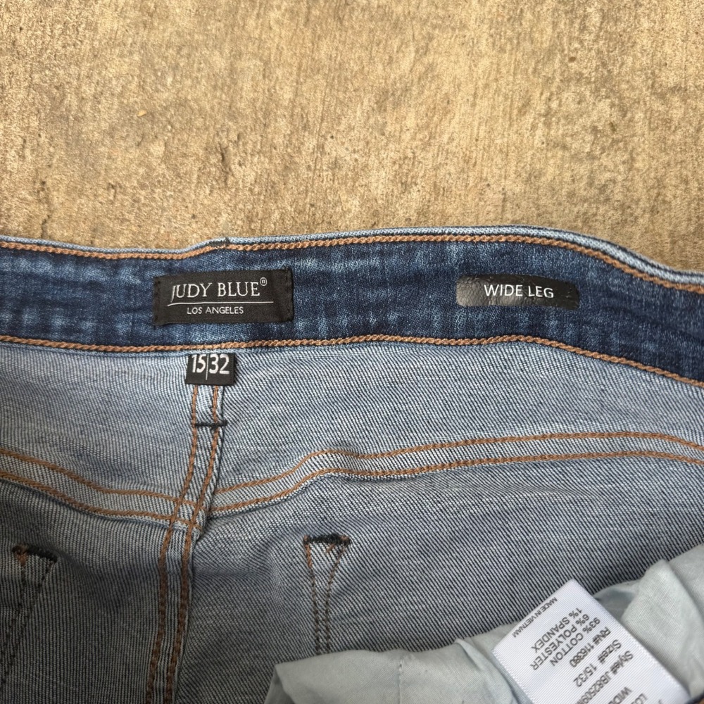 Judy Blue Wide Leg Distressed Jeans Medium Wash Button Fly JB82509MD Size 15/32 - Picture 4 of 11